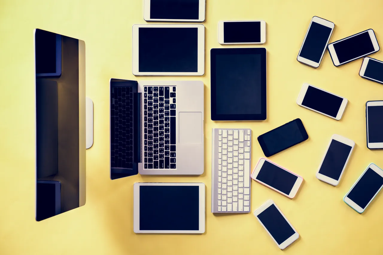 Multiple devices representing cross-platform apps